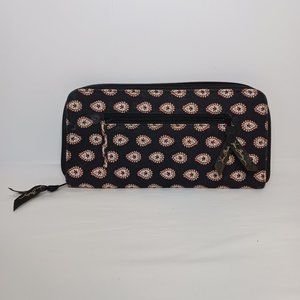Vera Bradley 2006 Classic Black Zip Around Travel Wallet